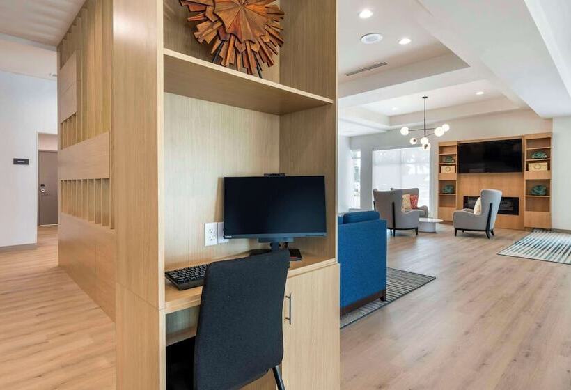 ホテル Comfort Suites St Augustine Historic District Area