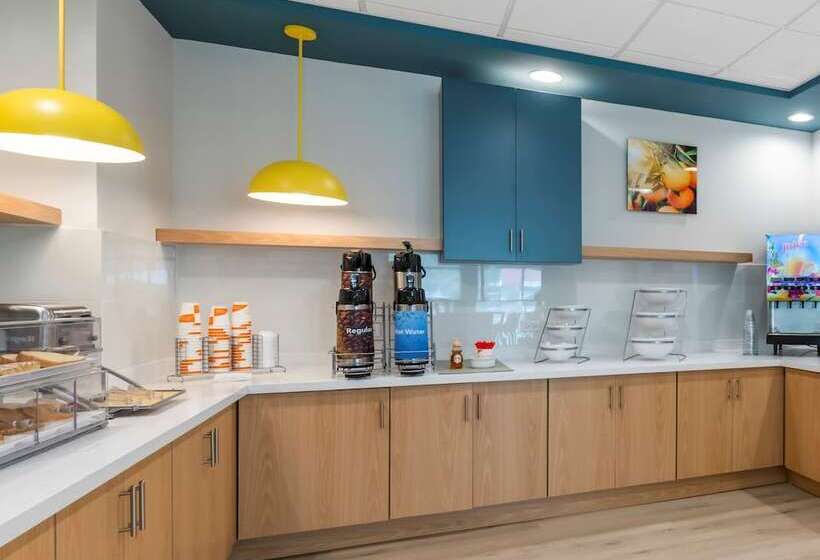 ホテル Comfort Suites St Augustine Historic District Area