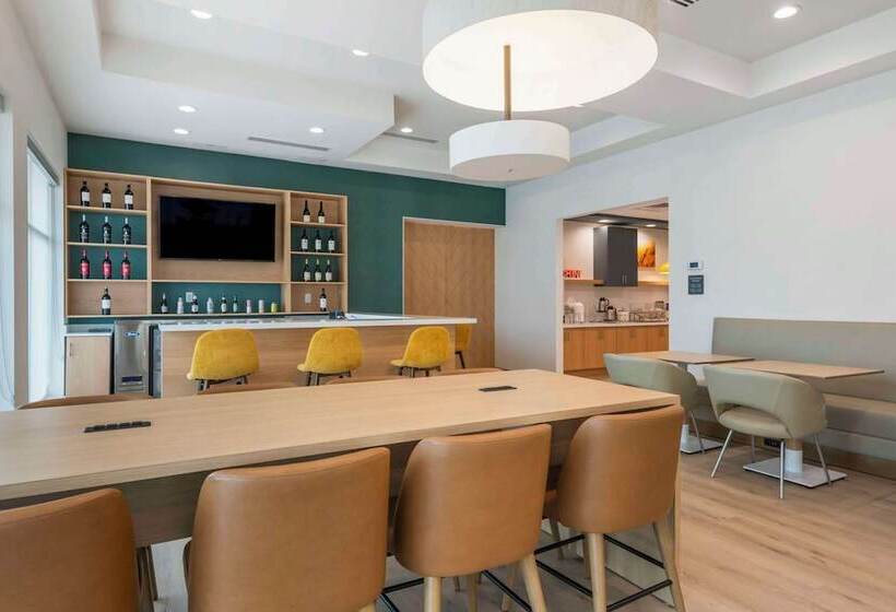 ホテル Comfort Suites St Augustine Historic District Area