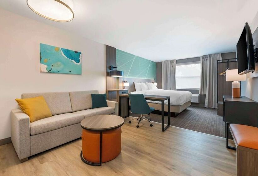 ホテル Comfort Suites St Augustine Historic District Area