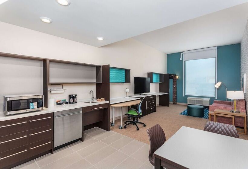 هتل Home2 Suites By Hilton Cedar Rapids Westdale