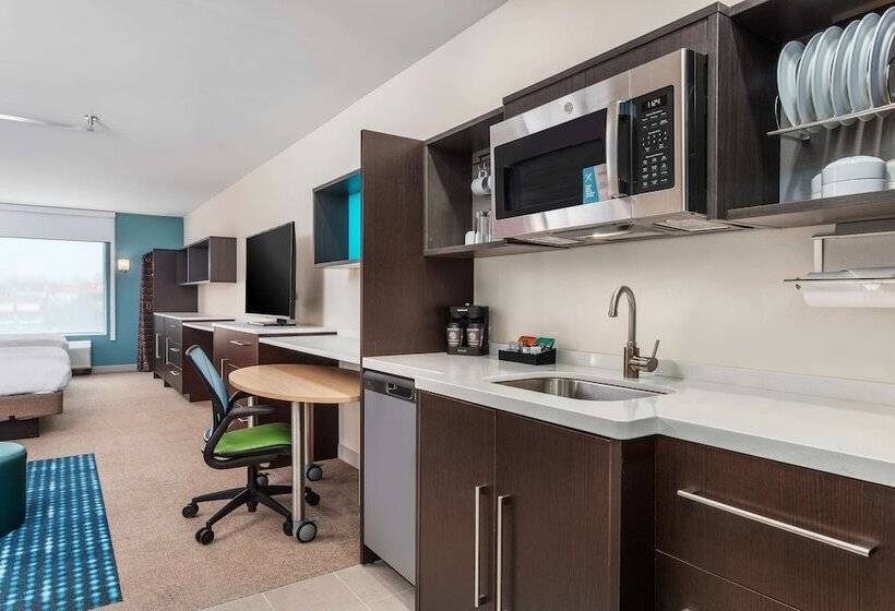 Отель Home2 Suites By Hilton Cedar Rapids Westdale