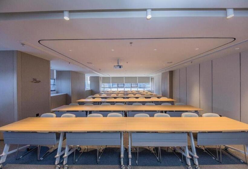 Ji Hotel Xuzhou Administrative Center Metro Station