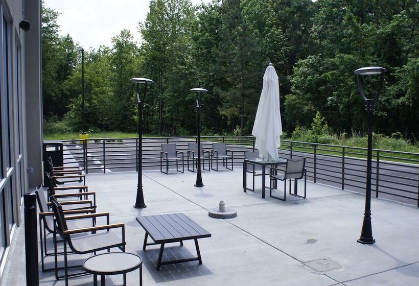 فندق La Quinta Inn & Suites By Wyndham Manchester   Arnold Afb