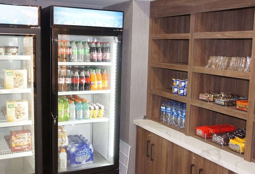 فندق La Quinta Inn & Suites By Wyndham Manchester   Arnold Afb