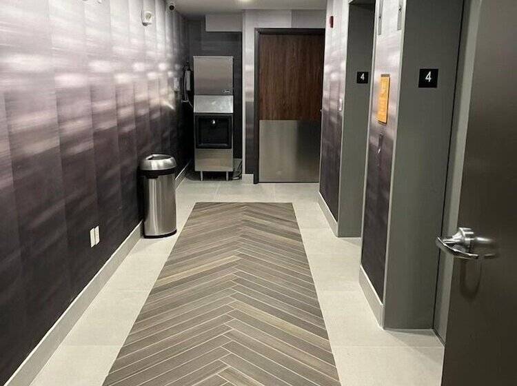 فندق La Quinta Inn & Suites By Wyndham Manchester   Arnold Afb