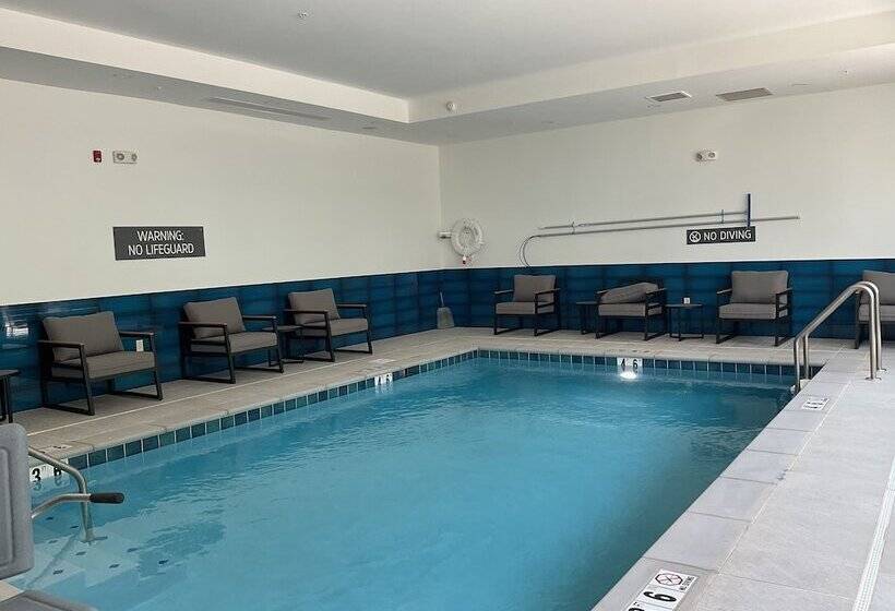 فندق La Quinta Inn & Suites By Wyndham Manchester   Arnold Afb