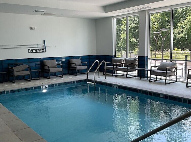 فندق La Quinta Inn & Suites By Wyndham Manchester   Arnold Afb