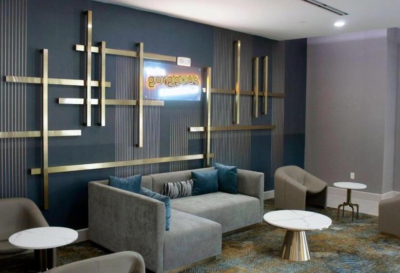 فندق La Quinta Inn & Suites By Wyndham Manchester   Arnold Afb