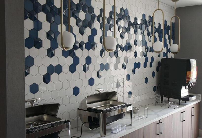 فندق La Quinta Inn & Suites By Wyndham Manchester   Arnold Afb