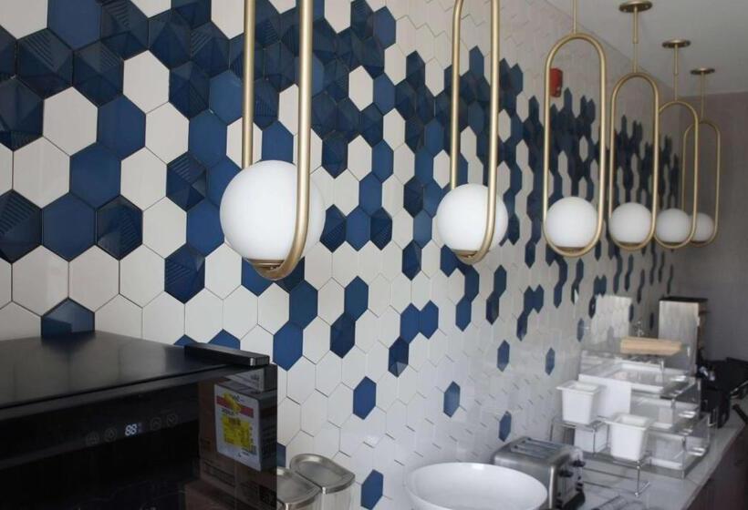 فندق La Quinta Inn & Suites By Wyndham Manchester   Arnold Afb