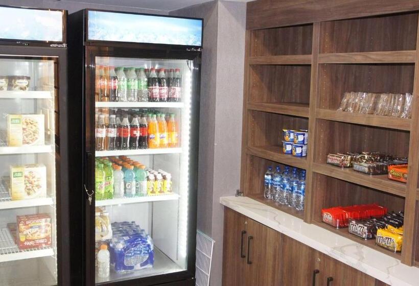 فندق La Quinta Inn & Suites By Wyndham Manchester   Arnold Afb