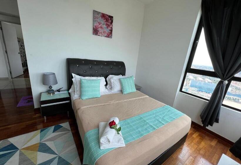 Отель D Gunduls Homestay Family Suite 2r 2b By Dgh I City