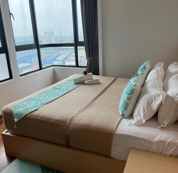 هتل D Gunduls Homestay Family Suite 2r 2b By Dgh I City