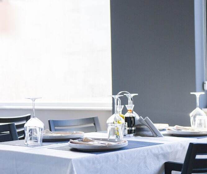 בית מלון כפרי Olivia S Hill Resort