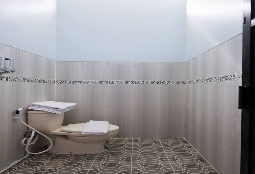 酒店 Reddoorz Syariah Near Rsud Tuban