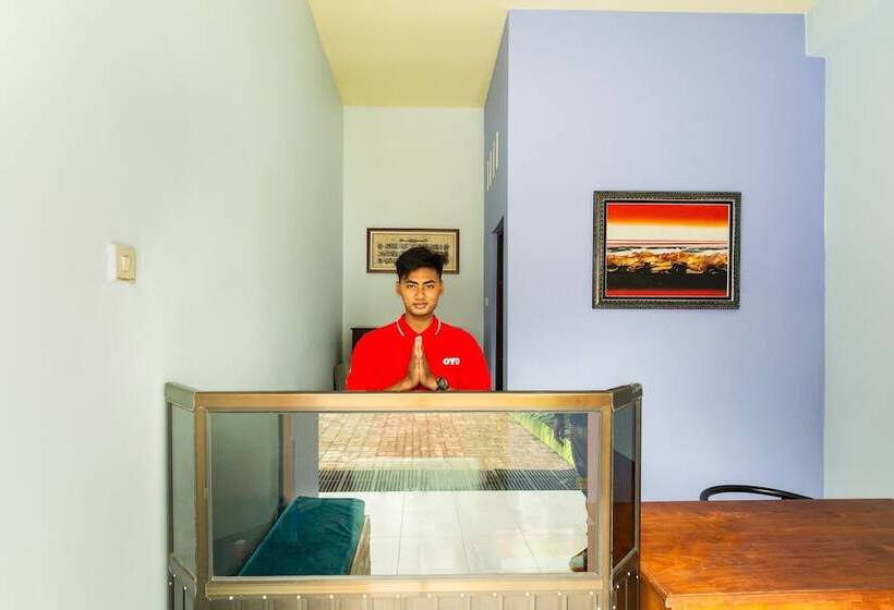 Отель Reddoorz Syariah Near Rsud Tuban