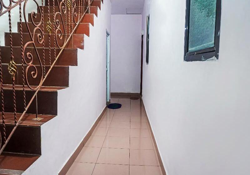 ホテル Reddoorz At Homestay Madu Makassar