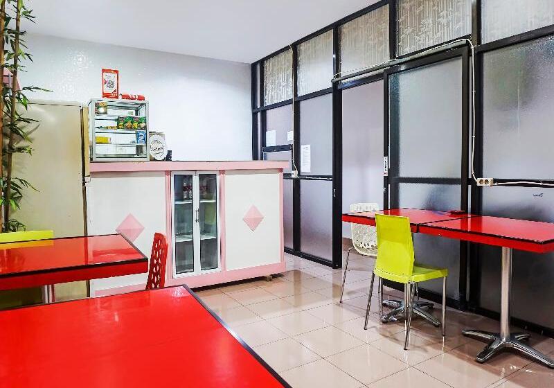 ホテル Reddoorz At Homestay Madu Makassar