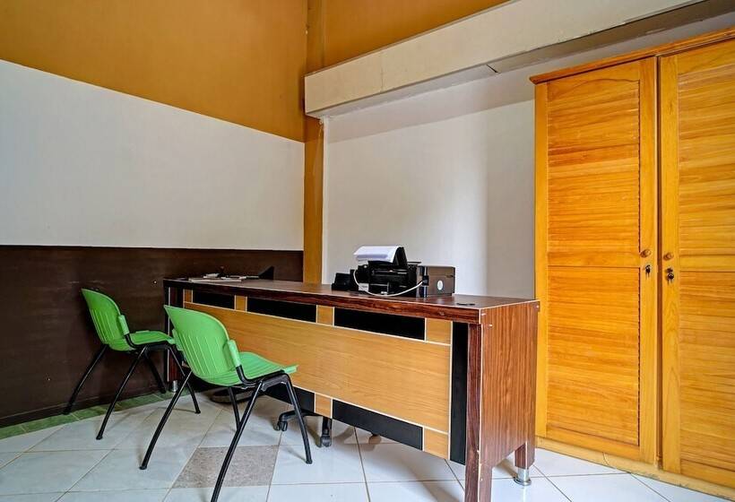 فندق Oyo 90979 Ryfana Residence Syariah