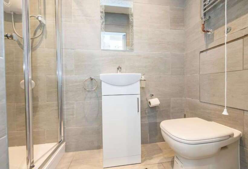 酒店 Oyo Five Seasons  Liverpool City L7