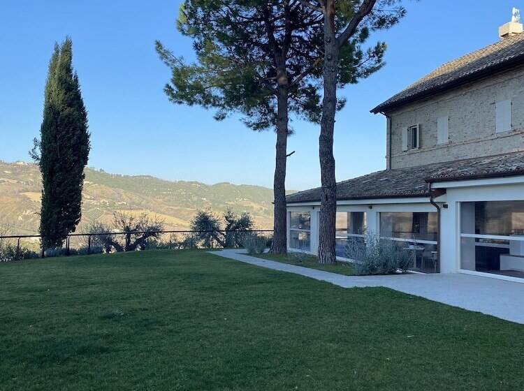 בית מלון כפרי Colle Serrano Relais & Spa