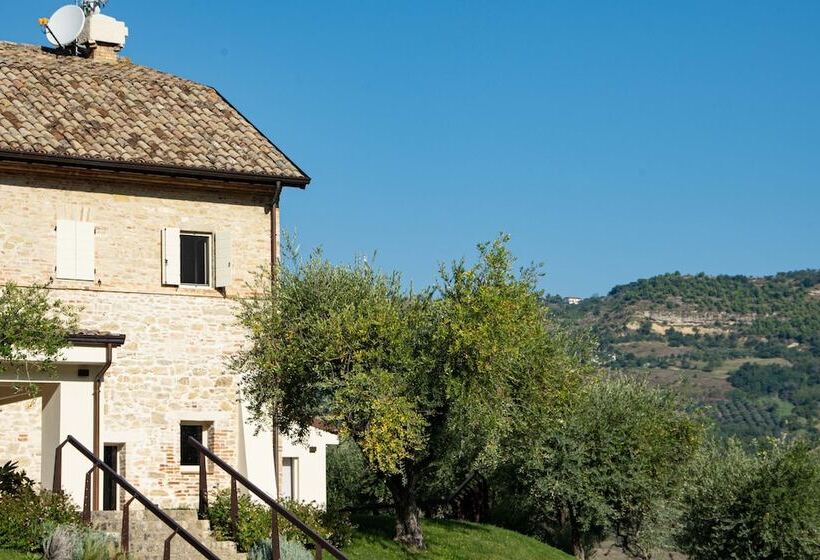 בית מלון כפרי Colle Serrano Relais & Spa