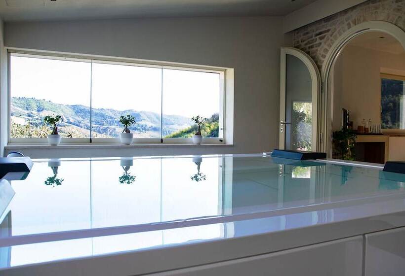 בית מלון כפרי Colle Serrano Relais & Spa