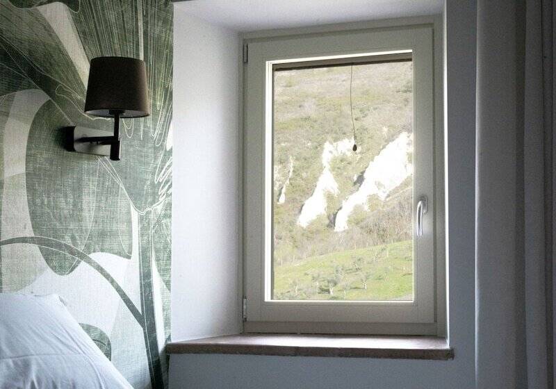 בית מלון כפרי Colle Serrano Relais & Spa