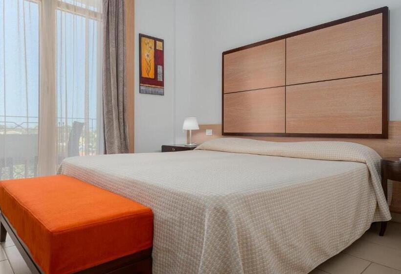 هتل The Pelican Beach Resort & Spa  Adults Only