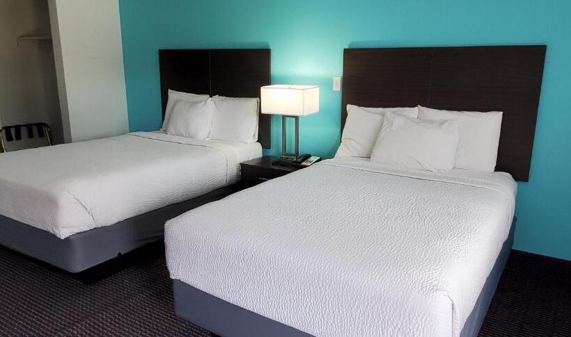 Отель Travelodge By Wyndham Livonia Canton Novi Detroit Area