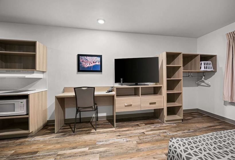 בית מלון כפרי Woodspring Suites Dearborn   Detroit