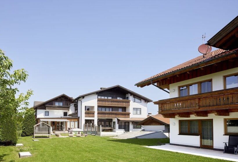 Maximilian Appartements