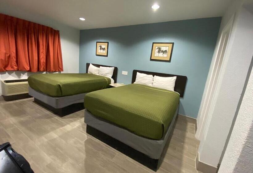 فندق على الطريق Executive Inn