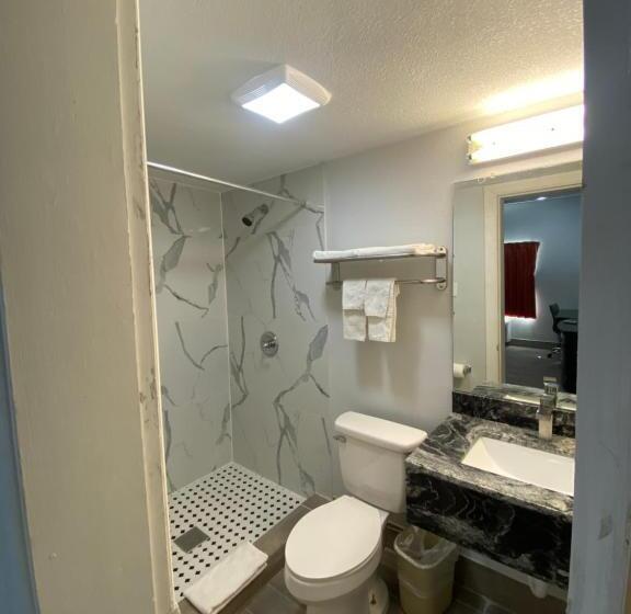 فندق على الطريق Executive Inn