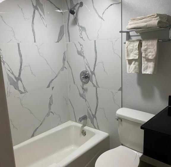 فندق على الطريق Executive Inn