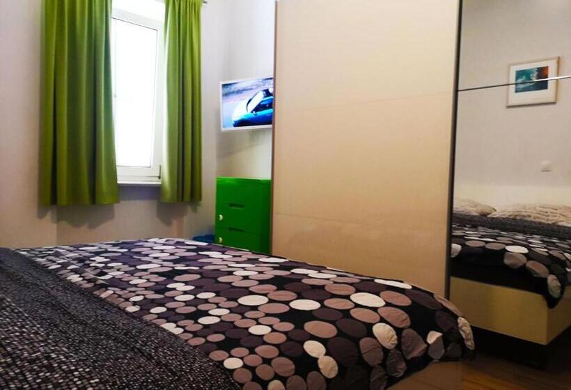 펜션 Chillax Rooms