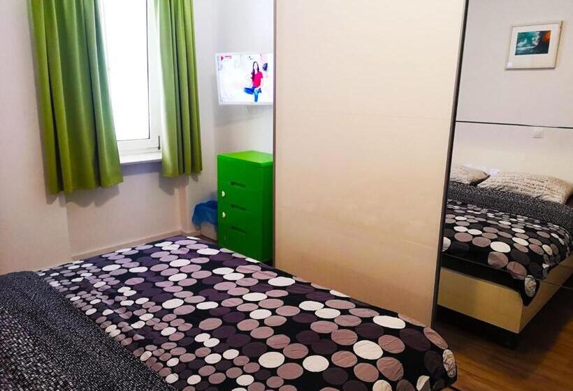 펜션 Chillax Rooms