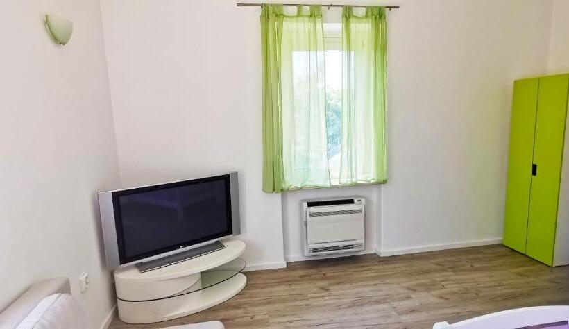 펜션 Chillax Rooms