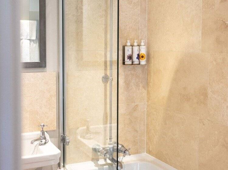 بنسيون The New Inn