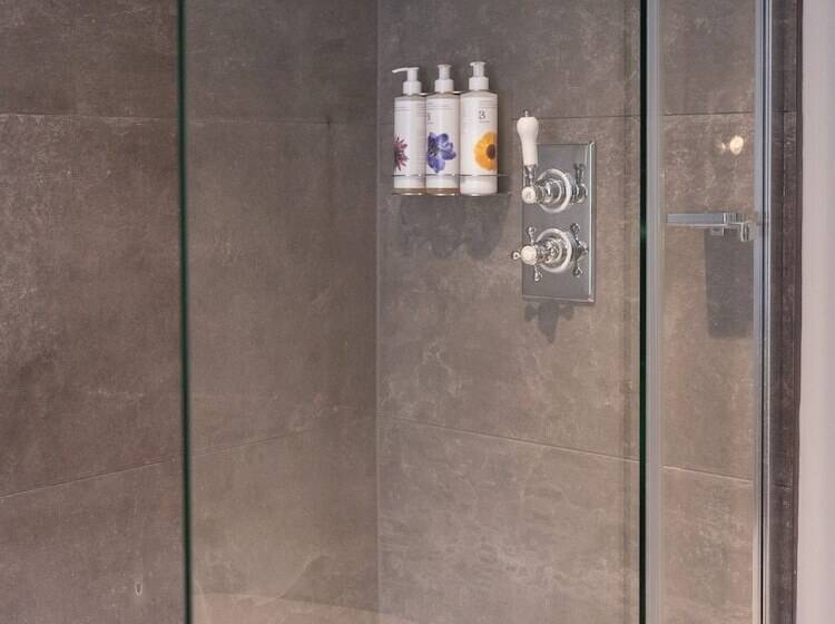 بنسيون The New Inn