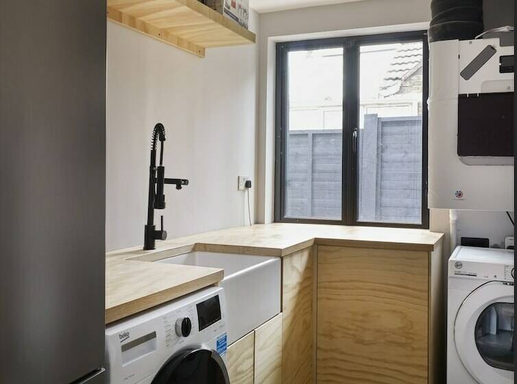 إقامة Grand Designs Chess Valley Project   Rickmansworth