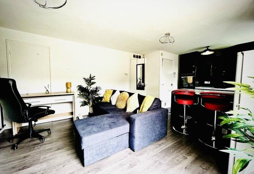 דירת נופש Mordenised 2 Bedroom House Close To City Centre