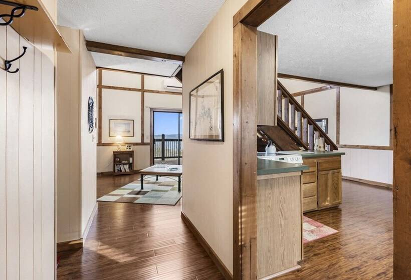 The Cottages On Lake Bluff  Nearby Table Rock Lake!