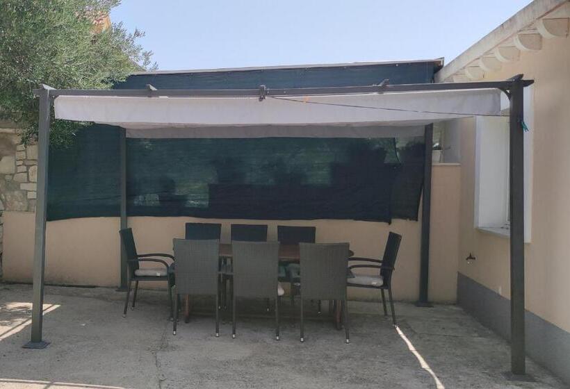 הוסטל Apartments Dalamar