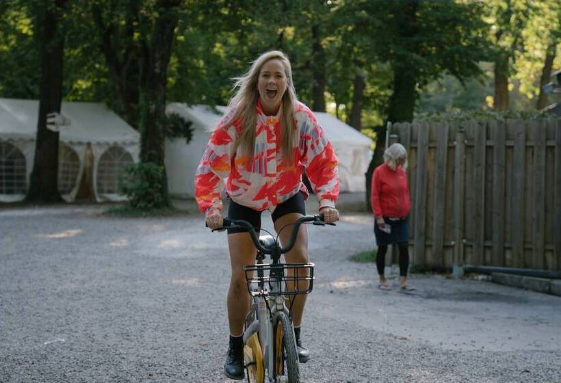 צימר Oktoberfest On A Budget Camping