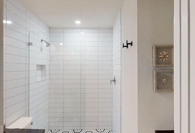 El Tropicale Vacation Rentals