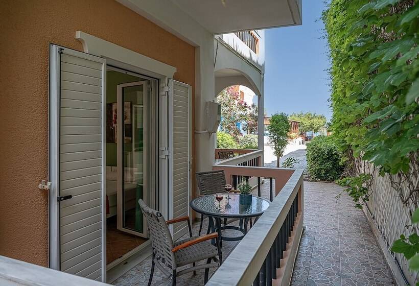 Elena Seafront Luxury Apartments