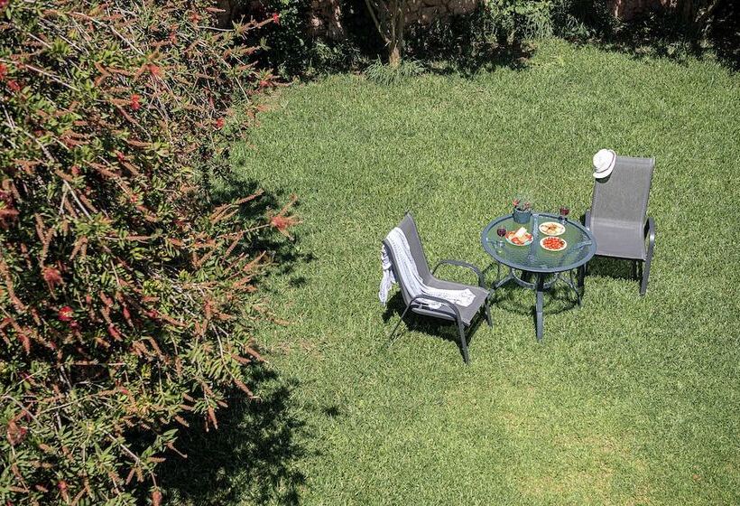 Elena Seafront Luxury Apartments