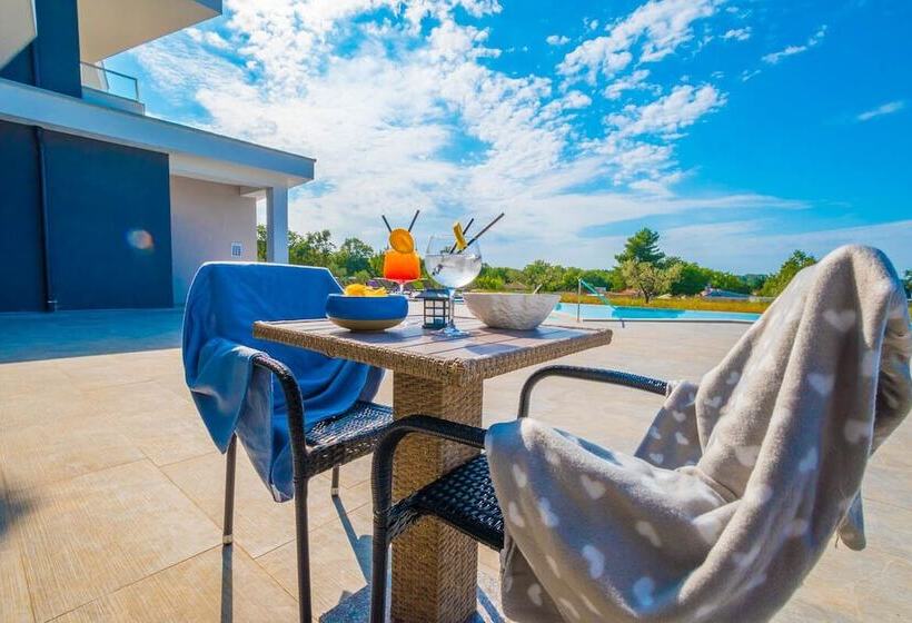 簡易ホテル Imperial